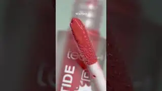 Peptide Pop Lipgloss: hydrate and moisturise your lips to feel smoother and more defined with Anniie