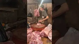 Berburu Daging Haram di Pasar Senen #daging #dagingbabi #pasarsenen #babi #jakarta