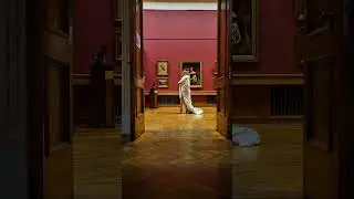10435