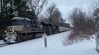 NS Sand Train Makes Its Way thru Oconomowoc, Friendly Crew Waves! 12/10/2025