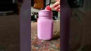 Strawberry and Blueberry combination Smoothies #shortsvideo #smoothie #summerdrink #trending