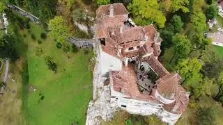 Travelkolik Rumania Bran Dracula Castle by drone 2