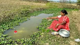 Fishing video || Traditional ladies catches fish in the canal using hooks || Amazing hook fishing