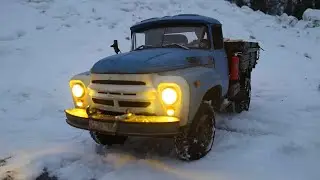 ZIL 130 driving in the snow. Real MudRunner. KingKong 1/12 RC truck. ЗИЛ 130 вождение.