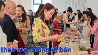 Theo chân mẹ chồng đi bán ở Đức 