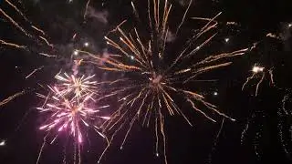 SRPyro- Meteor Shower (Oud en Nieuw 2025/2026)