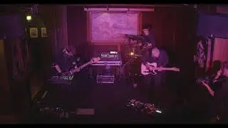 Never Knows Best live at the Redwood Bar