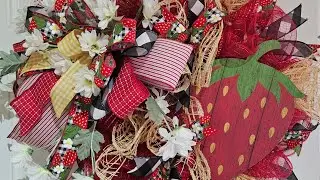 Strawberry mesh wreath #ribbon #wreath #flowers #mesh #craft