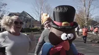 Alex Runs a 5k (Dressed as a Turkey) For Charity!
