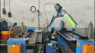 RobotMeta Pro is used with a positioner to weld electric vehicle parts.