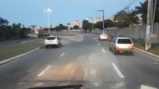 Entroncamento Oblíquo à Esquerda e Bifurcação em Y Virando à  Direita.