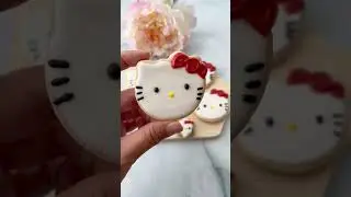 Easy Hello Kitty Icing Cookie #hellokitty #royalicing #cookie