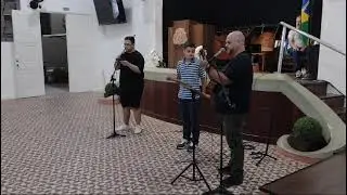 Talentos IPB Lapa.  Eu e meus filhos. Viol&atilde;o,  percuss&atilde;o e 
