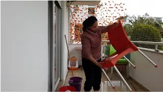 KAFAYI BANA TAKMIŞ BEDELİNİ AĞIR ÖDEYECEKSİN...BU SOĞUKTA BALKON YIKAMAK