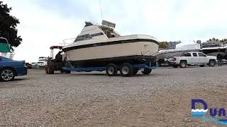 [TIME LAPSE] Loading Chris Craft Flybridge Boat onto Trailer with Marina Sling Lift