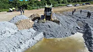 Perfect Showing Moving filling Fast Process Forward Skills by Bulldozer SHANTUI DH17C3 push soil.