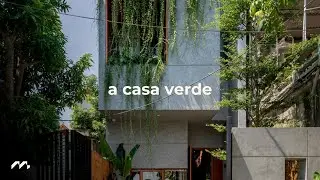 UMA CASA VERDE: Onde a Natureza e a Arquitetura se Unem