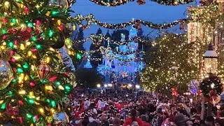 Disneyland Dance The Magic Merry Holiday Parade Mega Dance Group 12/17/22