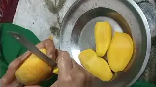 # delicious fruit mango cutting skills # aayatnomi#