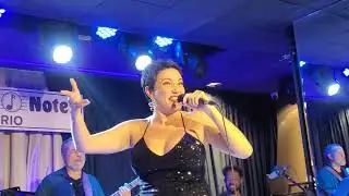 Liz Rosa em Tiro ao &Aacute;lvaro de Adoniran Barbosa e Osvaldo Molles