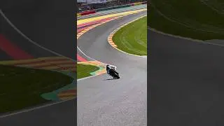 Sliding into The Eau Rouge with 289kmh at Spa Francorchamps 💨⚡️ #superbike #yamahaR1