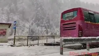മഞ്ഞ് പെയ്യുന്ന മണാലിയിൽ - At Manali on a Snow fall day