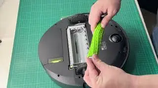 Roomba&reg; Max 700 Series Vac | How to Clean the Multi Surface Brushes