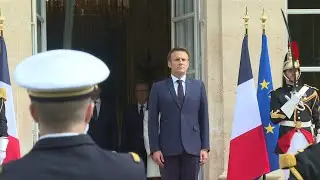 Inauguration: Emmanuel Macron reviews the troops | AFP