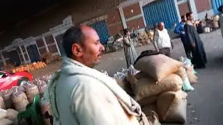 تابع الان سوق التمور والبلح واسعار السنادى   كل عام وانتم بخير 