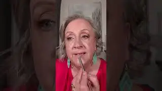 Thinning lips?Try this little trick. #lipliner #liplinertutorial #lipstick #makeupaddict
