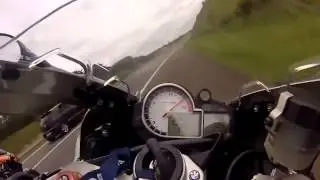 Course ill&eacute;gale de motos &agrave; plus de 300 km/h !