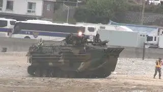 ROK Marines, U.S. Marines simulate amphibious assault