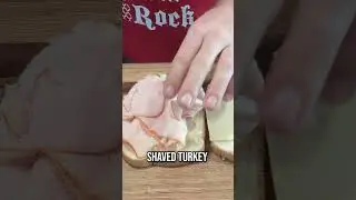 Сэндвич с индейкой и швейцарским сыром на гриле