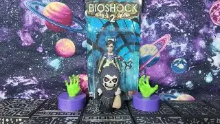 NECA Bioshock Little Sister Zombie & The Spirit of Halloween Reaper Blindbag Keychain