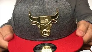 Bulls 'GOLD METAL-BADGE SNAPBACK' Shadow Tech-Red Hat by New Era