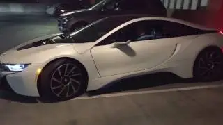 BMW i8 starting with a little engine noise