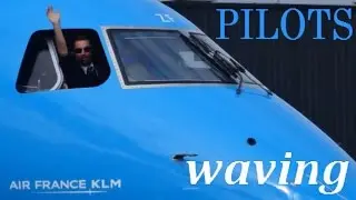 Nice pilots waving at Schiphol!