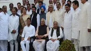 Before UP Assembly polls, CM Akhilesh Yadav expands his cabinet : NewspointTv