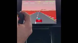Tesla Model 3 Atari с игровым USB-контроллером Logitech F310 Gamepad