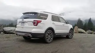 2018 Ford Explorer outdoors drive