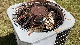 2003 Carrier 38YCC Heat Pump Starting Up in Heat Mode