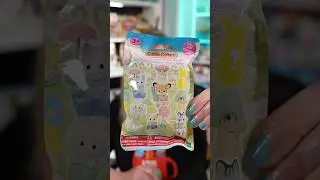 Opening a Calico Critters blind bag from the Blooming Baby Friends Series #calicocritters