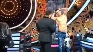 Salman Khan looks impressed after priyank Sharma's performance in Big boss season 11