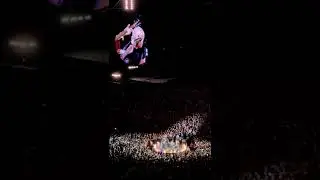Coldplay исполнили песню 