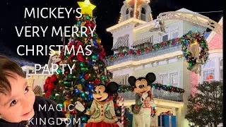 Natal magico no Desfile do Mickey na Disney , Parade Mickey's Very Merry Christmas Party.