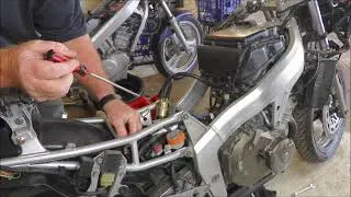 Honda CBR250R MC19 Part 49 - Running The Engine