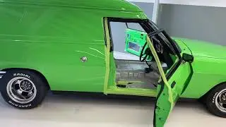 Holden HX Sandman