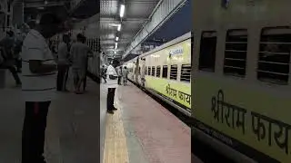Kolhapur Pune superfast express arrived#travel #short#ytshort#shortsfeed#shortvideo