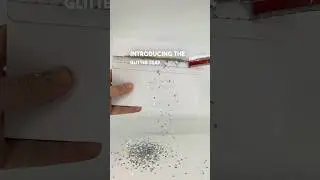 Новый конверт с блестками. Подойдёт для любой открытки, но мы предпочитаем бесконечную музыкальную.