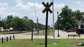 CSX Q032 w/early DPU